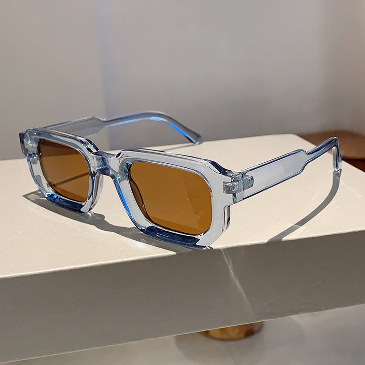 Dame geometrisk solbrille med moderne høyglansramme Luvikno