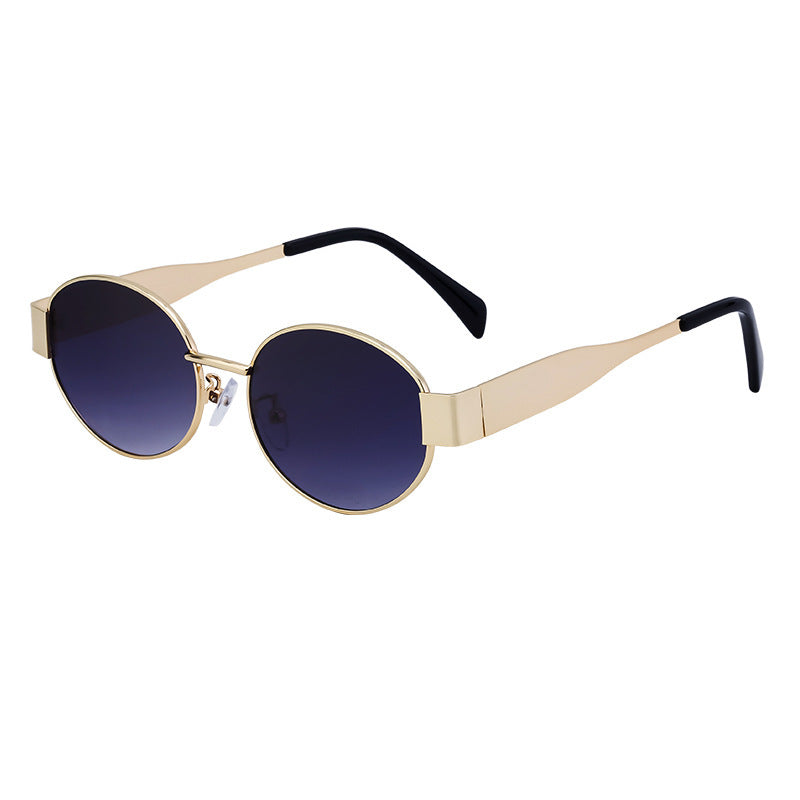 Dame moteriktig solbrille i elegant oval design Luvikno