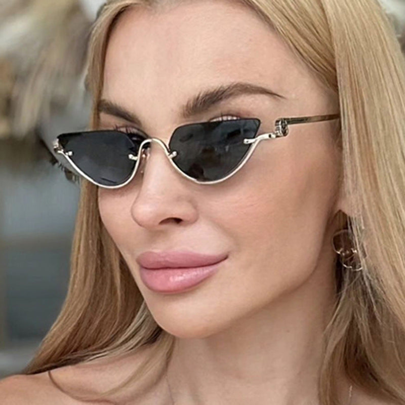 Dame Cat-Eye solbriller med gullfarget metallramme og UV-beskyttelse Luvikno