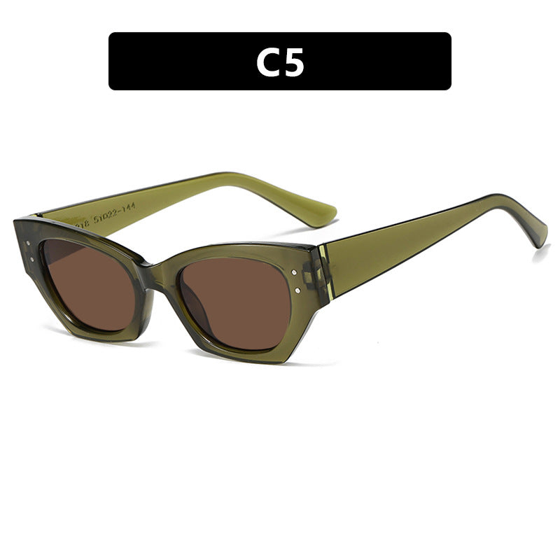 Damer trendy Cat-Eye solbriller med elegant plastinnfatning Luvikno
