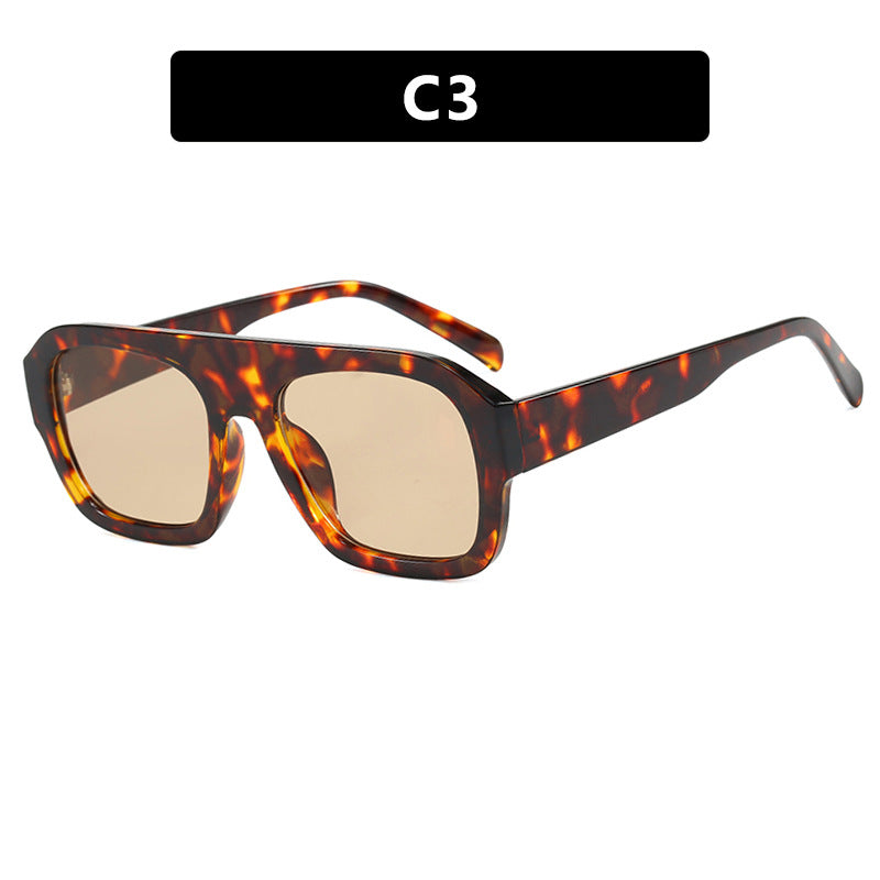 Dame moteriktig solbrille i beskyttende oversized-format Luvikno
