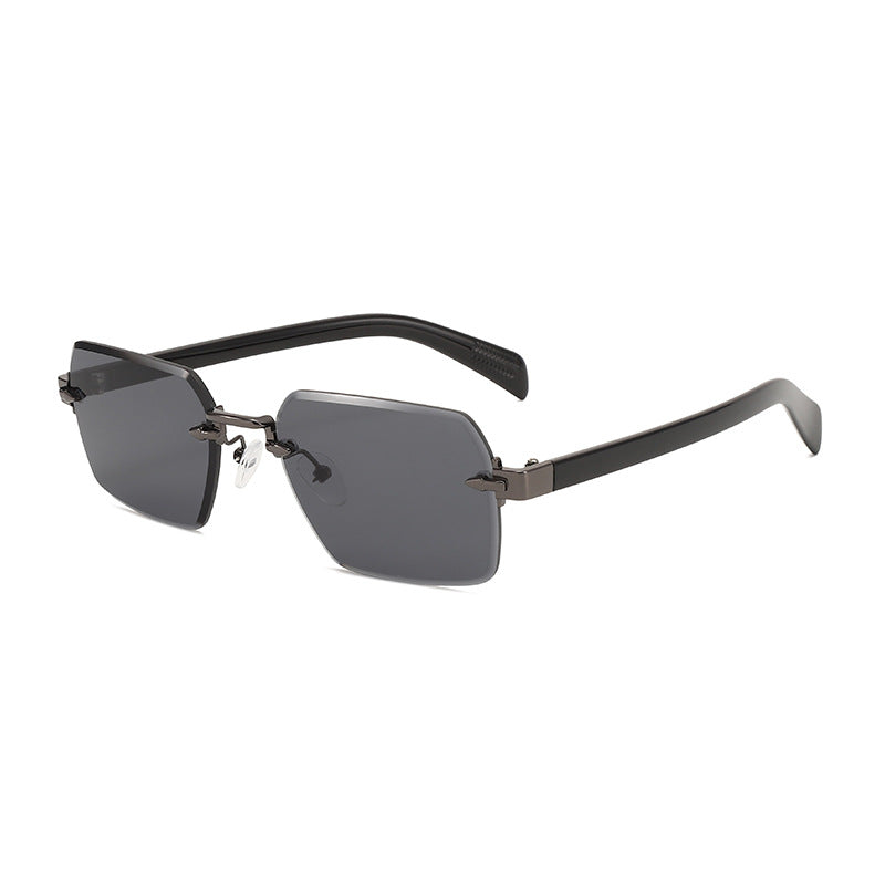 Dame moteriktig solbrille med firkantet ramme og gradientlinser Luvikno