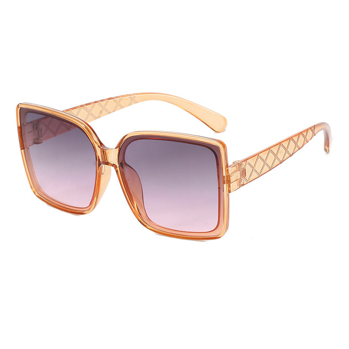 Dame moteriktig kvadratisk solbrille med elegant ramme Luvikno