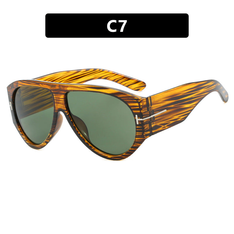 Dame elegant solbrille i markant design Luvikno
