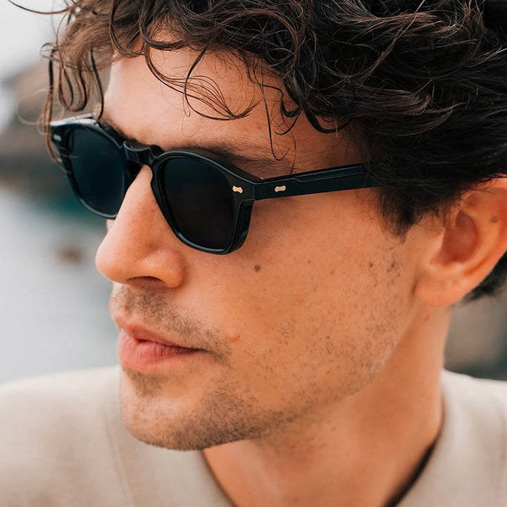 Dame geometrisk solbrille med beskyttende UV-filter og moderne design Luvikno
