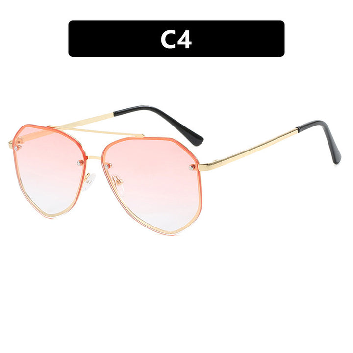 Dame geometrisk solbrille med filigran ramme Luvikno