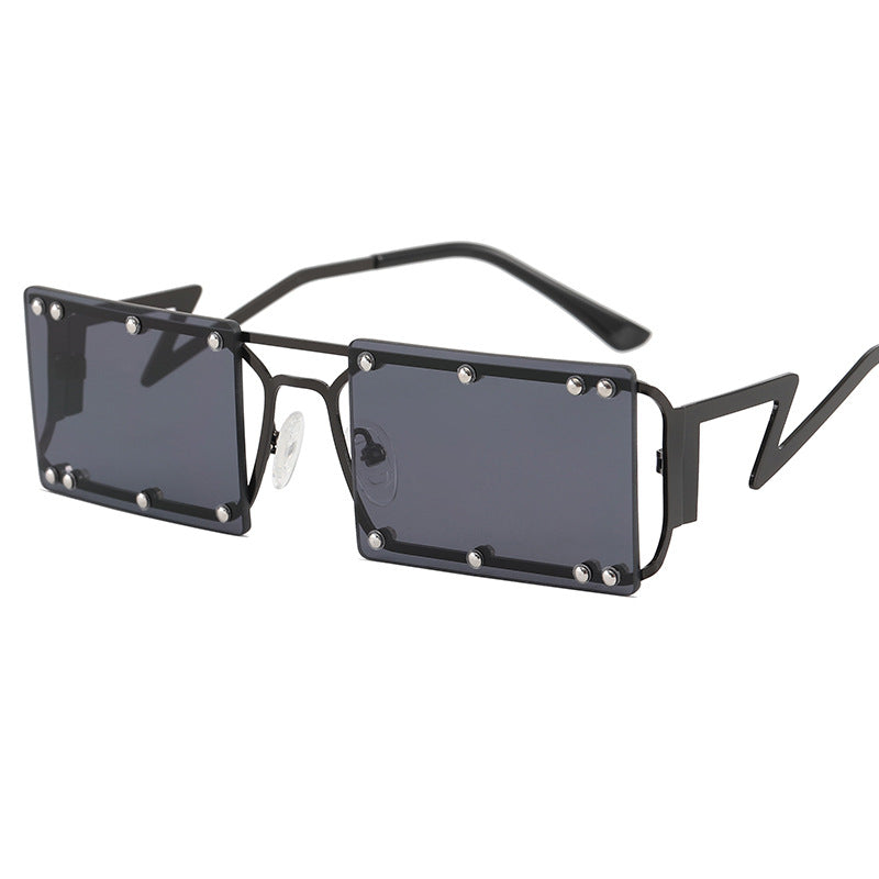 Dame Mote Solbrille med iøynefallende geometrisk design Luvikno