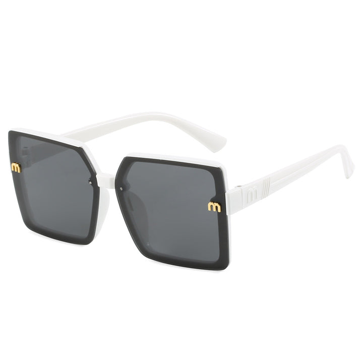 Dame moteriktig kvadratisk solbrille med speilende gradient Luvikno