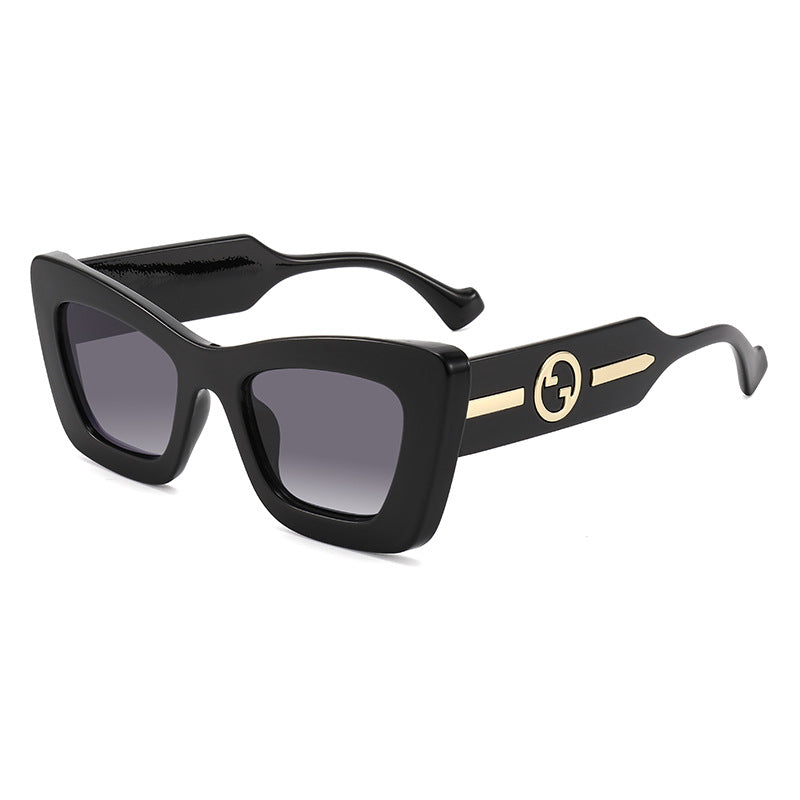 Dame designer solbrille med markant geometrisk ramme og høy kvalitet utførelse Luvikno