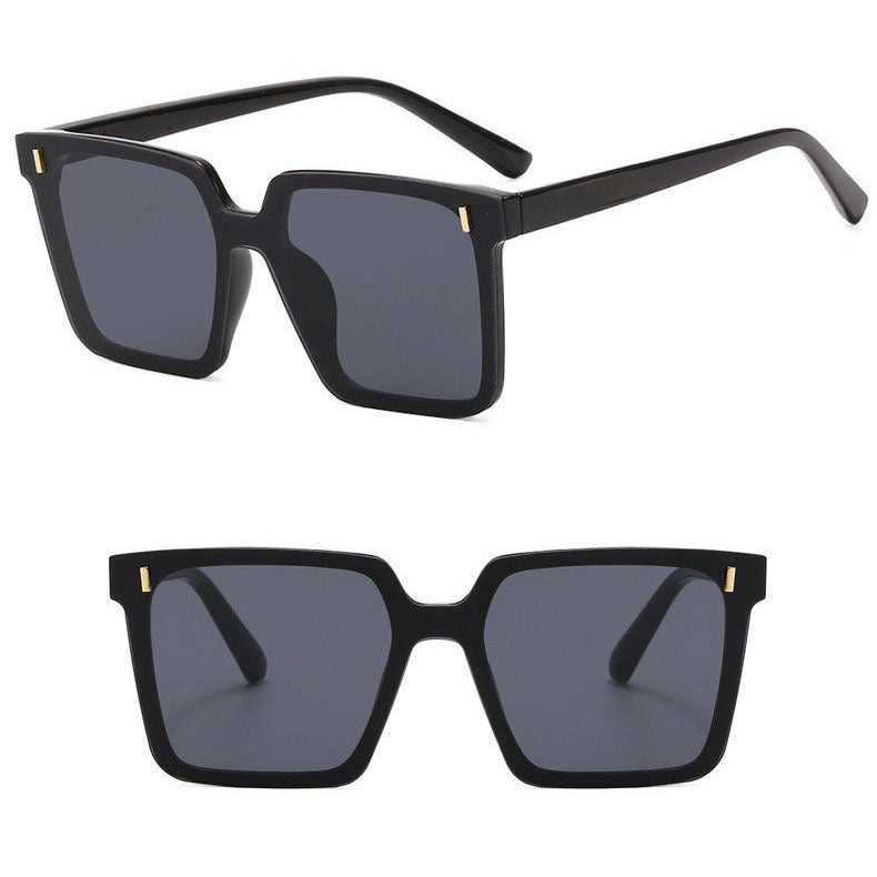 Dame moteriktig kvadratisk solbrille med stilig ramme Luvikno
