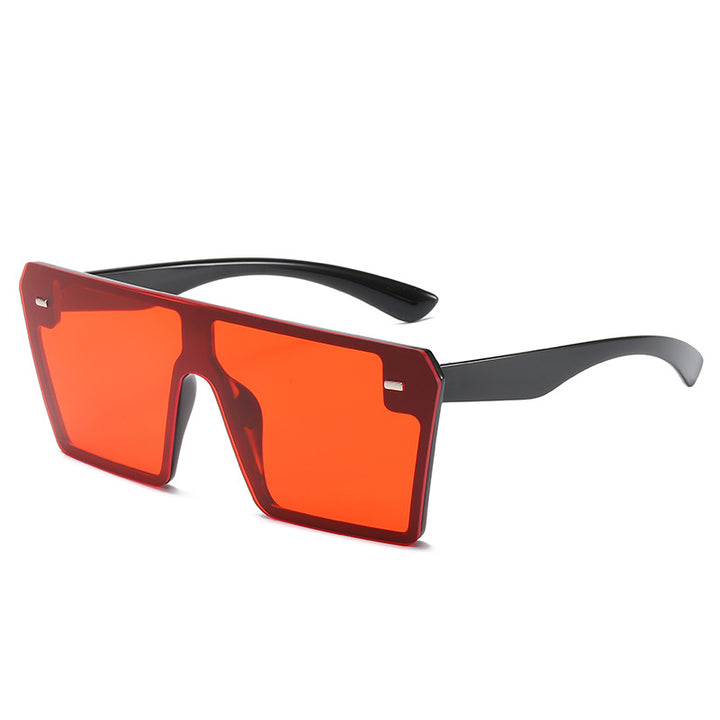 Dame Oversized solbriller i futuristisk design Luvikno