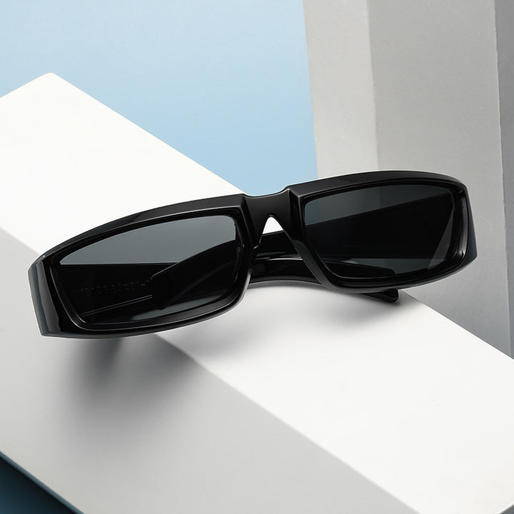 Damer sporty solbrille med robust og ergonomisk design Luvikno
