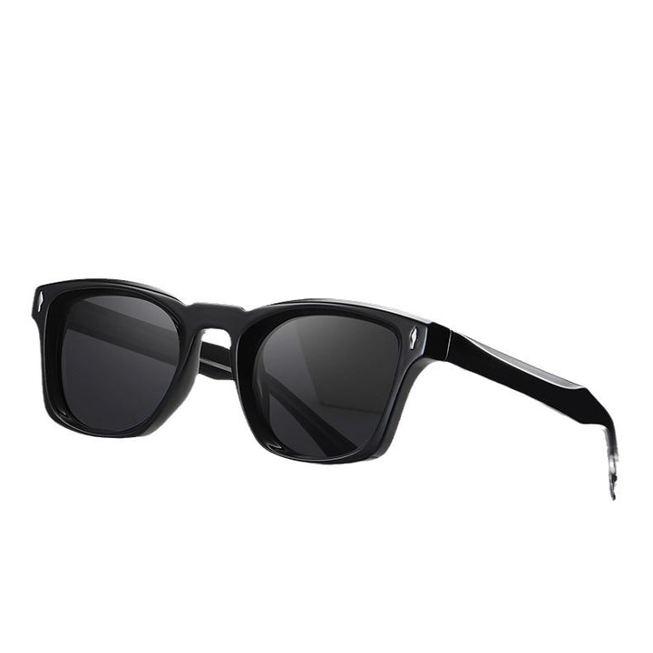 Dame moteriktig solbrille i elegant skilpadde-design Luvikno