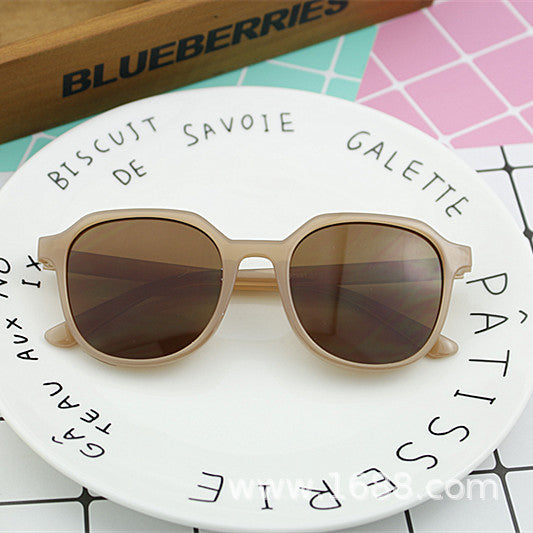 Dame geometrisk solbrille med transparent rammestruktur Luvikno