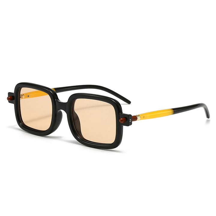 Dame moteriktig kvadratisk brille med stilige detaljer Luvikno