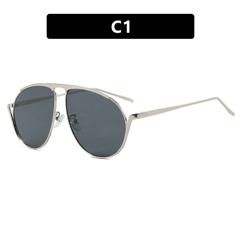 Dame moteriktig pilot-solbrille med polariserte linser og elegant metallramme Luvikno
