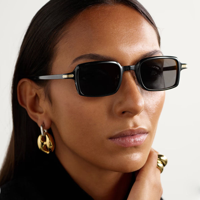 Dame kvadratisk solbrille med beskyttende UV-filter og robust ramme Luvikno