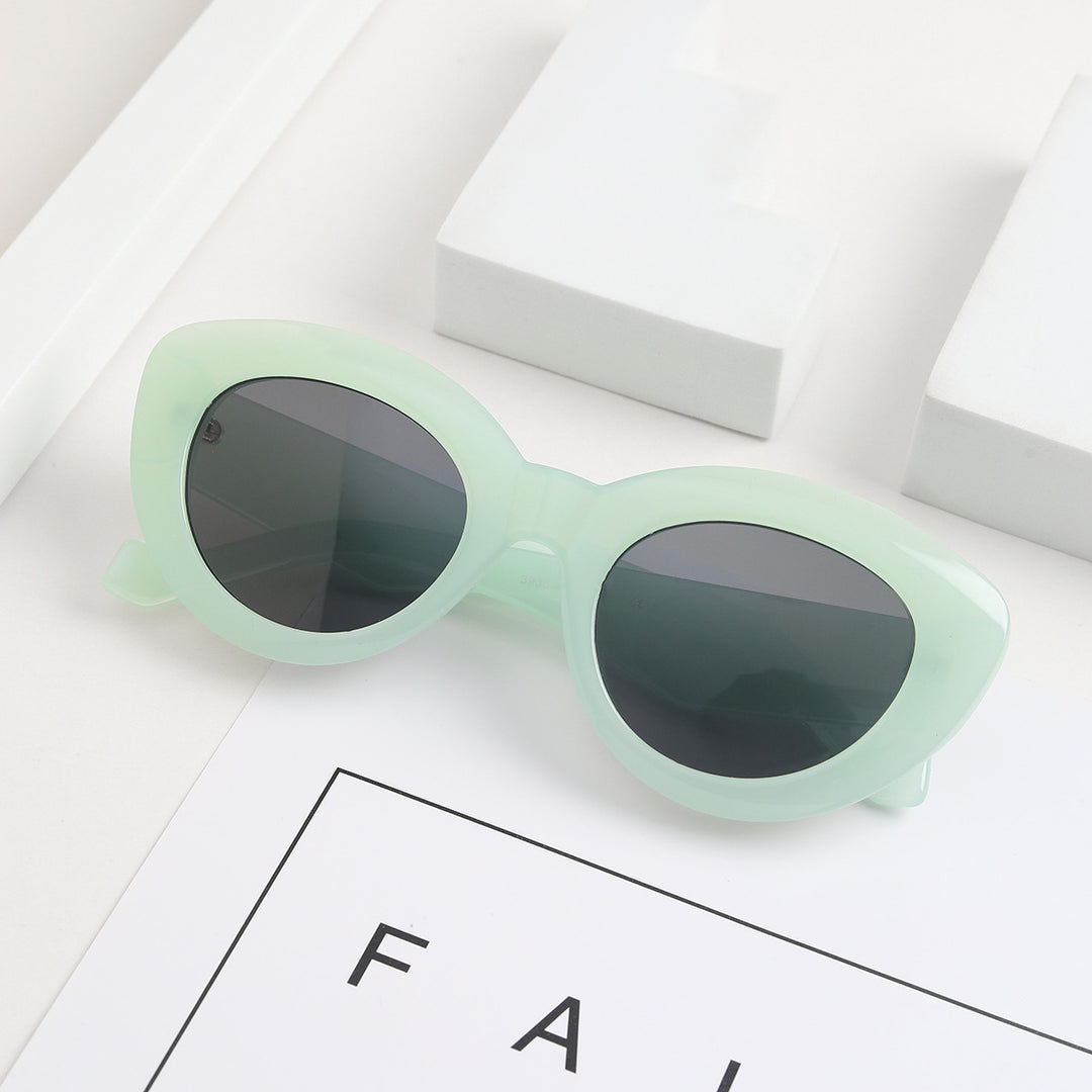 Dame Cat-Eye Solbriller med moderne plastikkinnet Luvikno