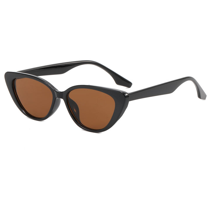 Dame Kattøye Solbrille med moderne ramme Luvikno