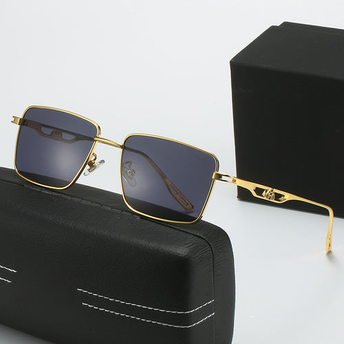 Dame luksus solbrille med markant geometrisk ramme og polarisert glass Luvikno