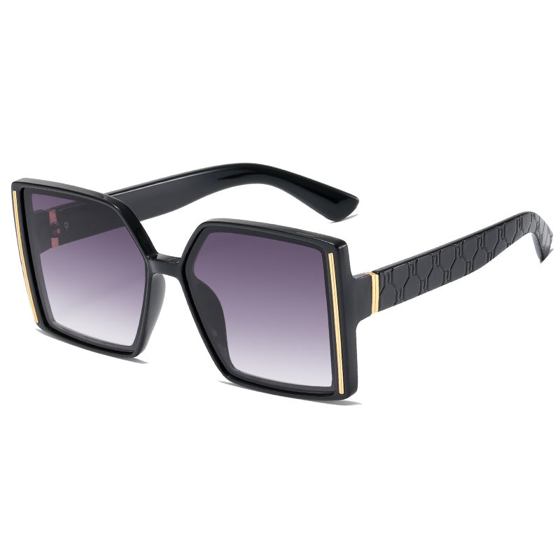 Damer fashionable solbriller i retro-inspirert design Luvikno