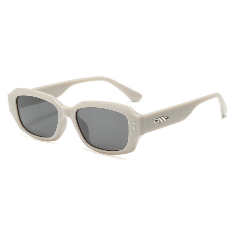 Dame trendy firkantet solbrille med innovativ gjennomsiktig ramme Luvikno