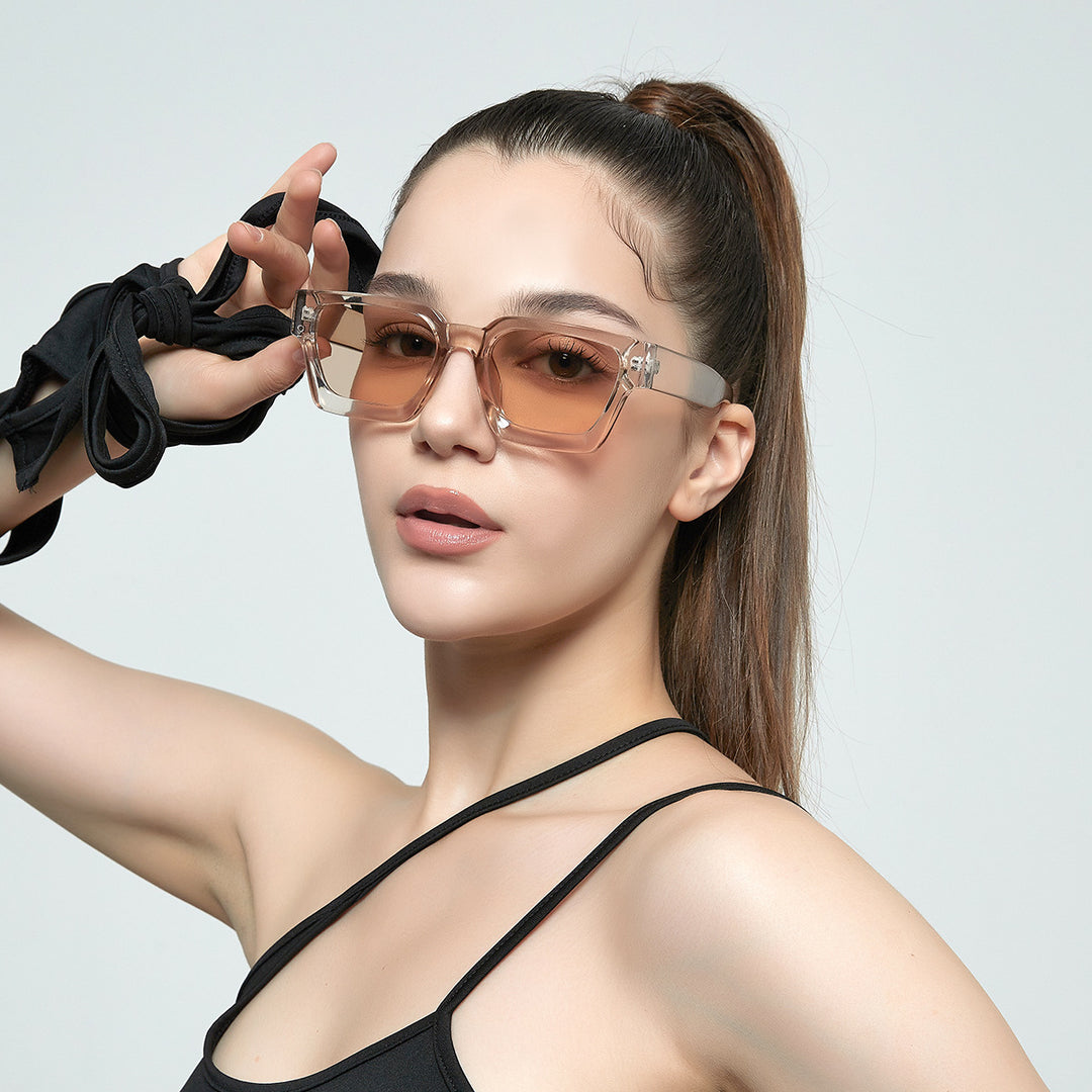 Dame fashion solbrille med klar ramme og gradient linser Luvikno