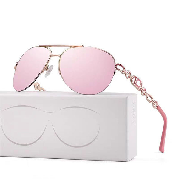 Dame aviator solbrille med moteriktig kjededetalj Luvikno