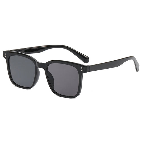 Dame moteriktig solbrille i moderne firkantet design Luvikno