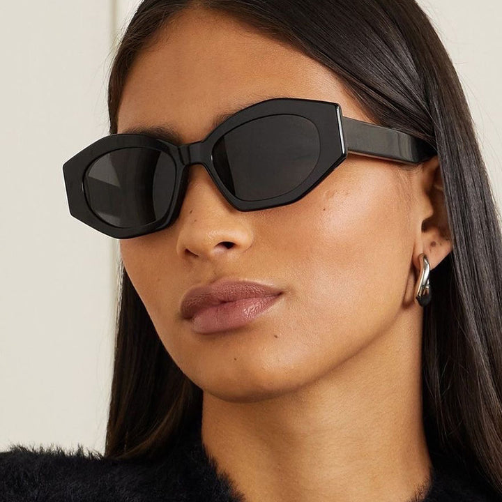 Dame geometrisk solbrille med trendy, gjennomsiktig ramme Luvikno