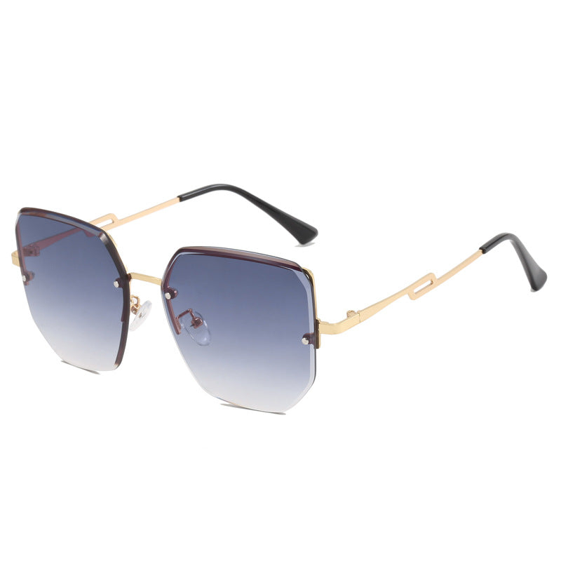 Dame geometrisk designer-solbrille med speilende linser Luvikno
