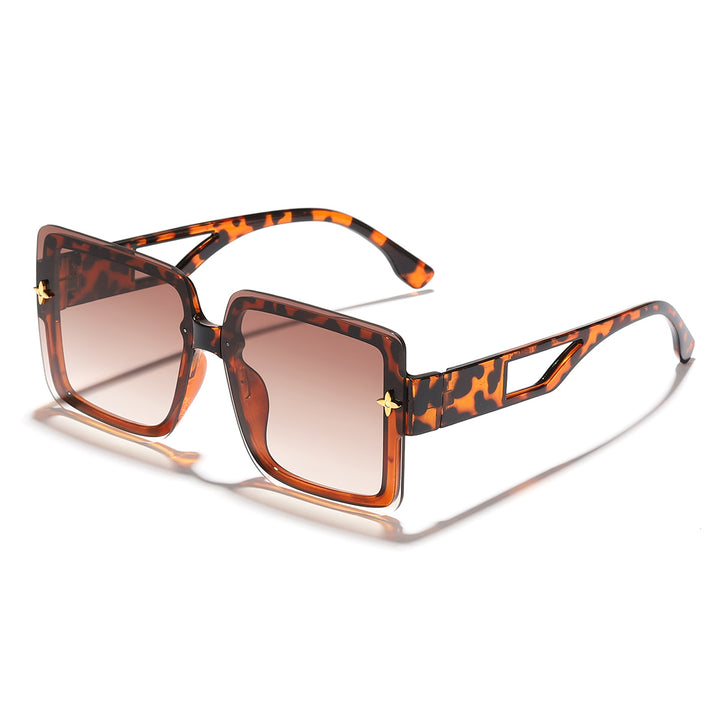 Dame moteriktig kvadratisk solbrille med elegant ramme Luvikno