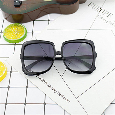 Dame Geometrisk Solbrille i moderne design Luvikno