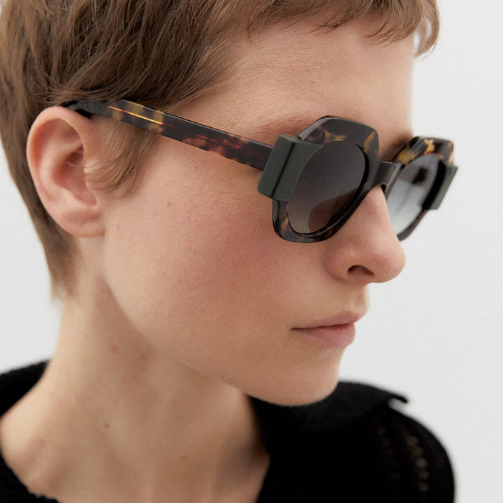 Damer trendy solbriller i heksagonal design Luvikno