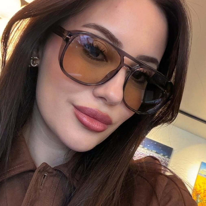 Dame kvadratisk solbrille med luksuriøs plastramme og speilglass Luvikno