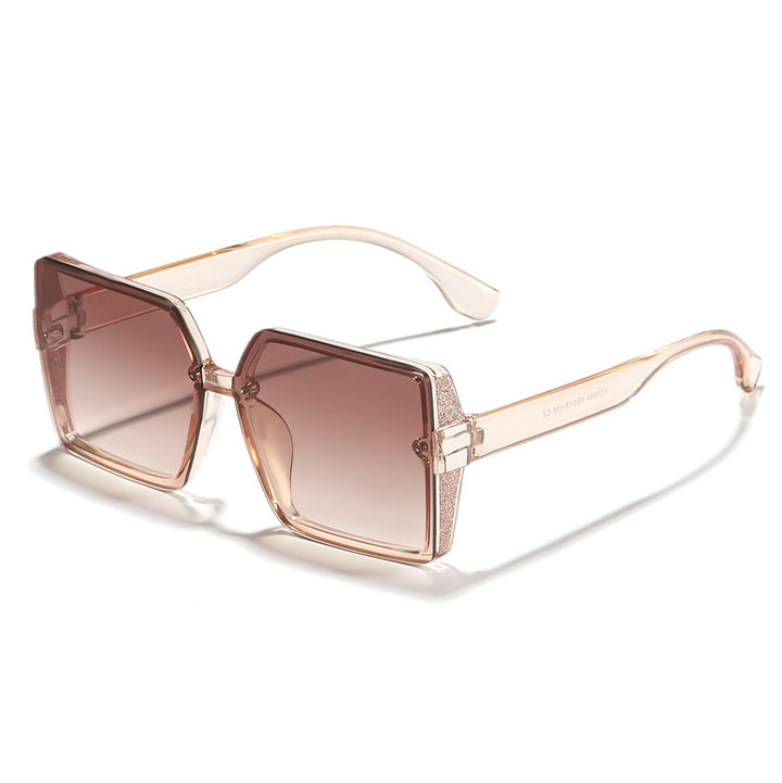 Dame moteriktig solbrille i ekstravagant firkantet design Luvikno