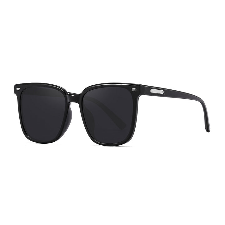 Dame designer solbrille i avslappet stilfull ramme Luvikno
