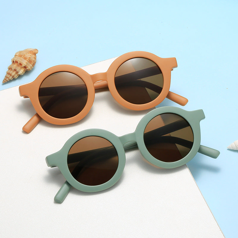 Dame rund solbrille med robust design og UV-beskyttelse Luvikno