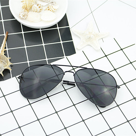Damer moderne pilot-solbrille med fargegradient linse-design Luvikno