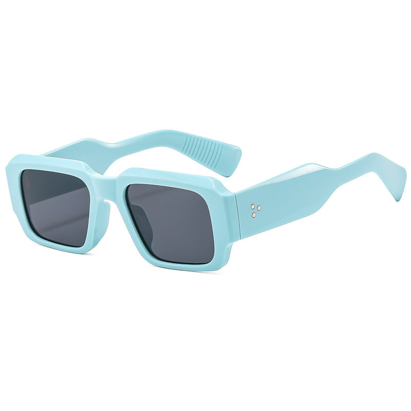 Dame Stilig Solbrille i urbant stil Luvikno
