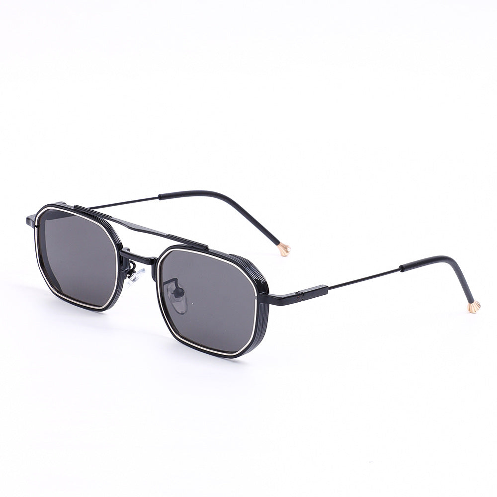 Dame Designer solbrille med elegant metallisk ramme Luvikno