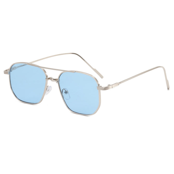 Dame moteriktig geometrisk brille med elegant metallramme Luvikno