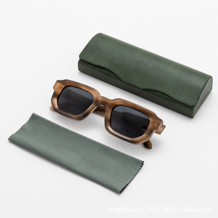 Dame solbrille i moderne geometrisk design fra Luvikno