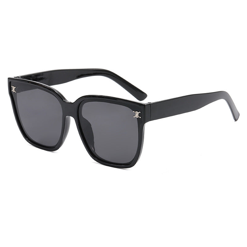 Dame moteriktig oversized solbrille med rhombiske glass Luvikno