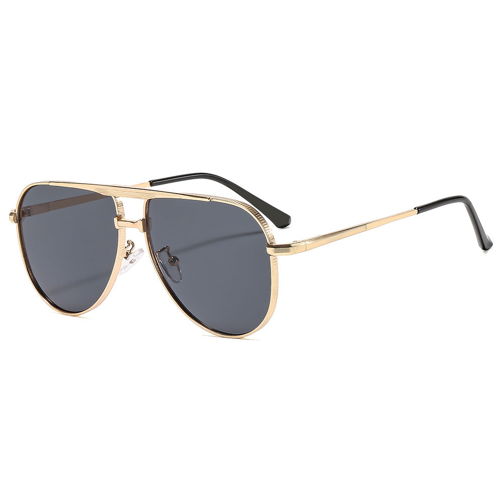 Dame modische Aviator-solbrille med elegant metallramme og UV400-beskyttelse Luvikno