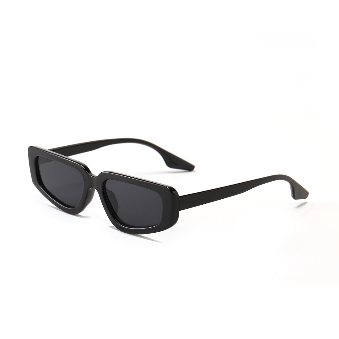 Dame moteriktig kvadratisk solbrille med moderne høyglanset plastramme Luvikno