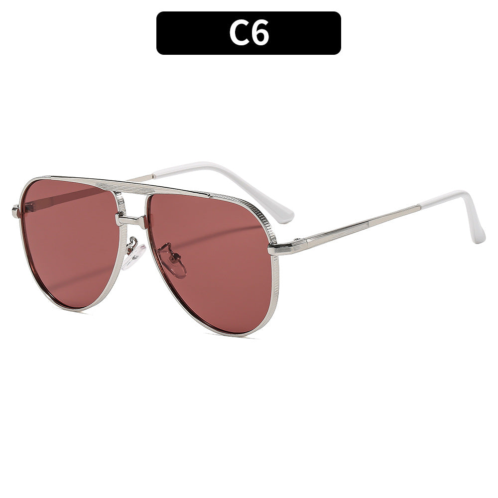 Dame solbrille i elegant pilotdesign Luvikno