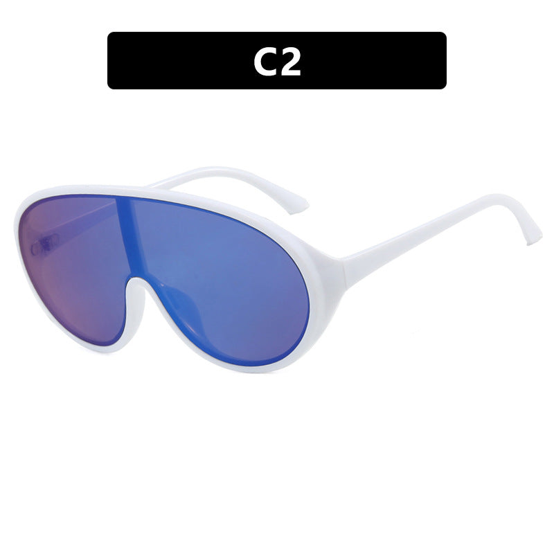 Dame futuristisk solbrille med store glass og ergonomisk ramme Luvikno