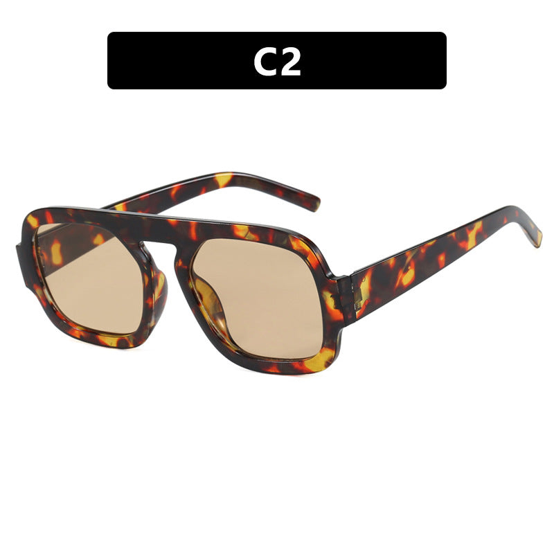 Dame moteriktig solbrille i moderne retro-stil Luvikno