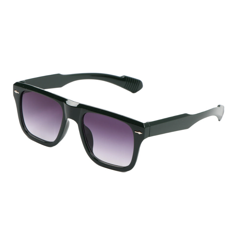 Dame stilig solbrille i moderne oversized-design Luvikno